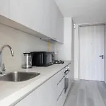 Light 1Br Studio Concept7 In Jvc